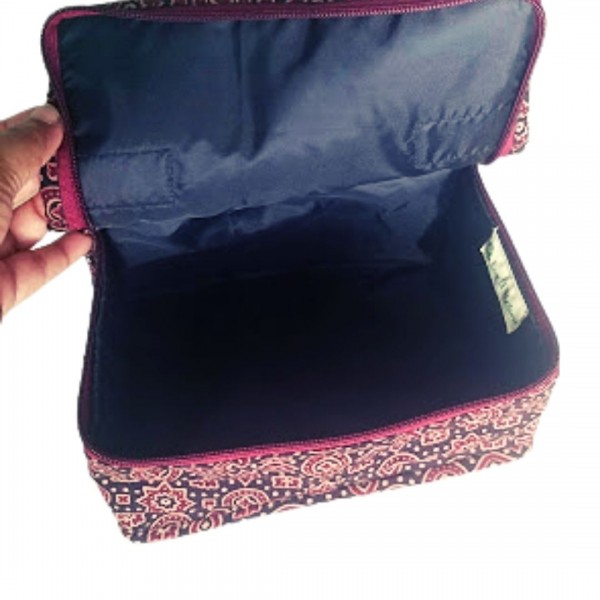 AZ: Cotton Travel Pouch
