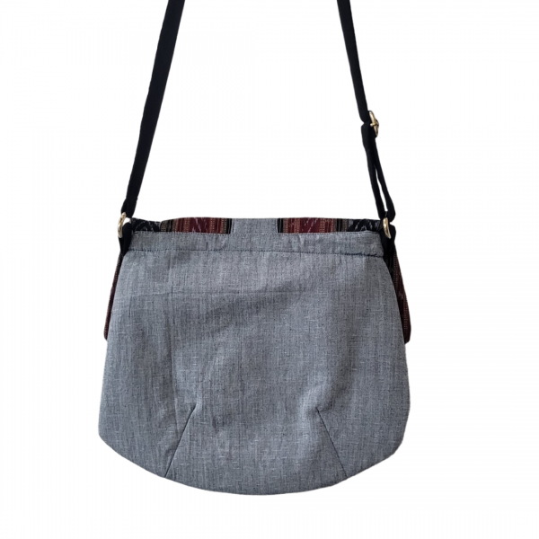 AZ: Handloom Cotton Sambalpuri Ikat Sling bag