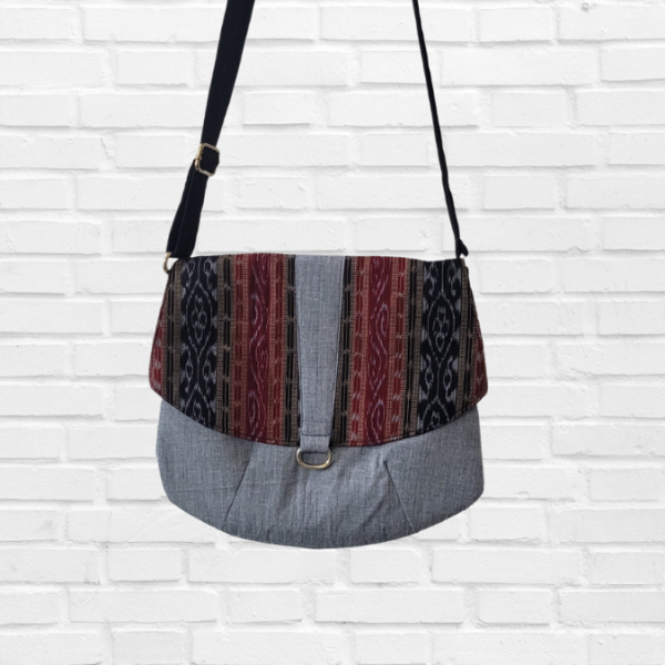 AZ: Handloom Cotton Sambalpuri Ikat Sling bag