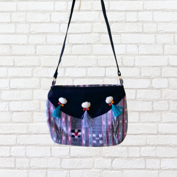 AZ: Handloom Cotton Sambalpuri Ikat Sling bag